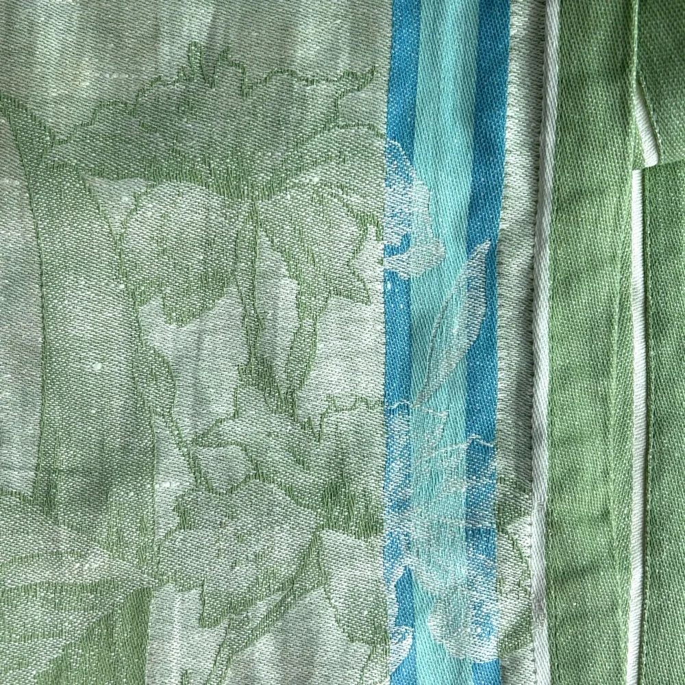 WILLIAM SONOMA spring butterfly jacquard table runner - Picture 4 of 10